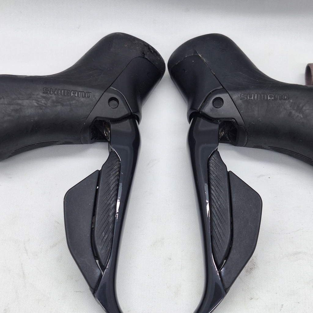(Used) Kit Set SHIMANO Ultegra Di2 12 speed R-8170 (brifter,caliper,fd,rd,rotor,chain,Battery,Charger)