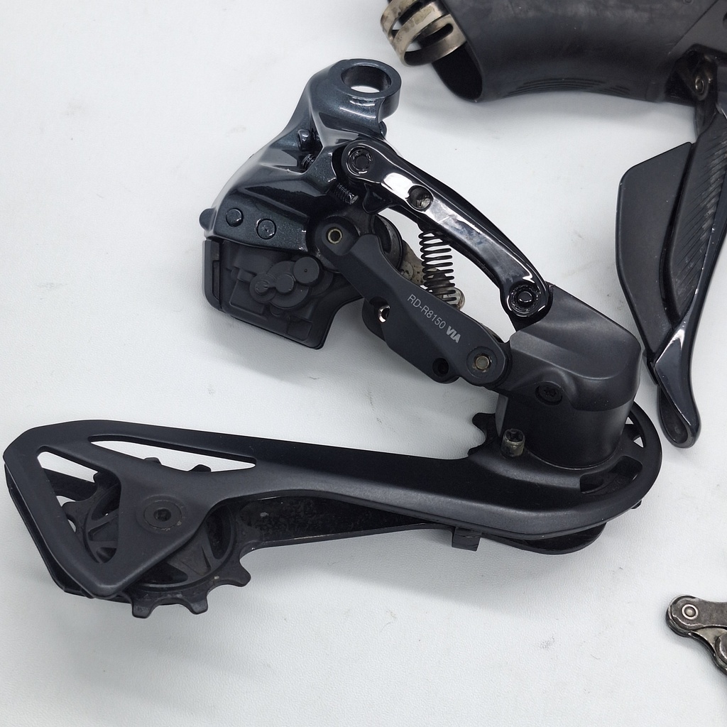 (Used) Kit Set SHIMANO Ultegra Di2 12 speed R-8170 (brifter,caliper,fd,rd,rotor,chain,Battery,Charger)