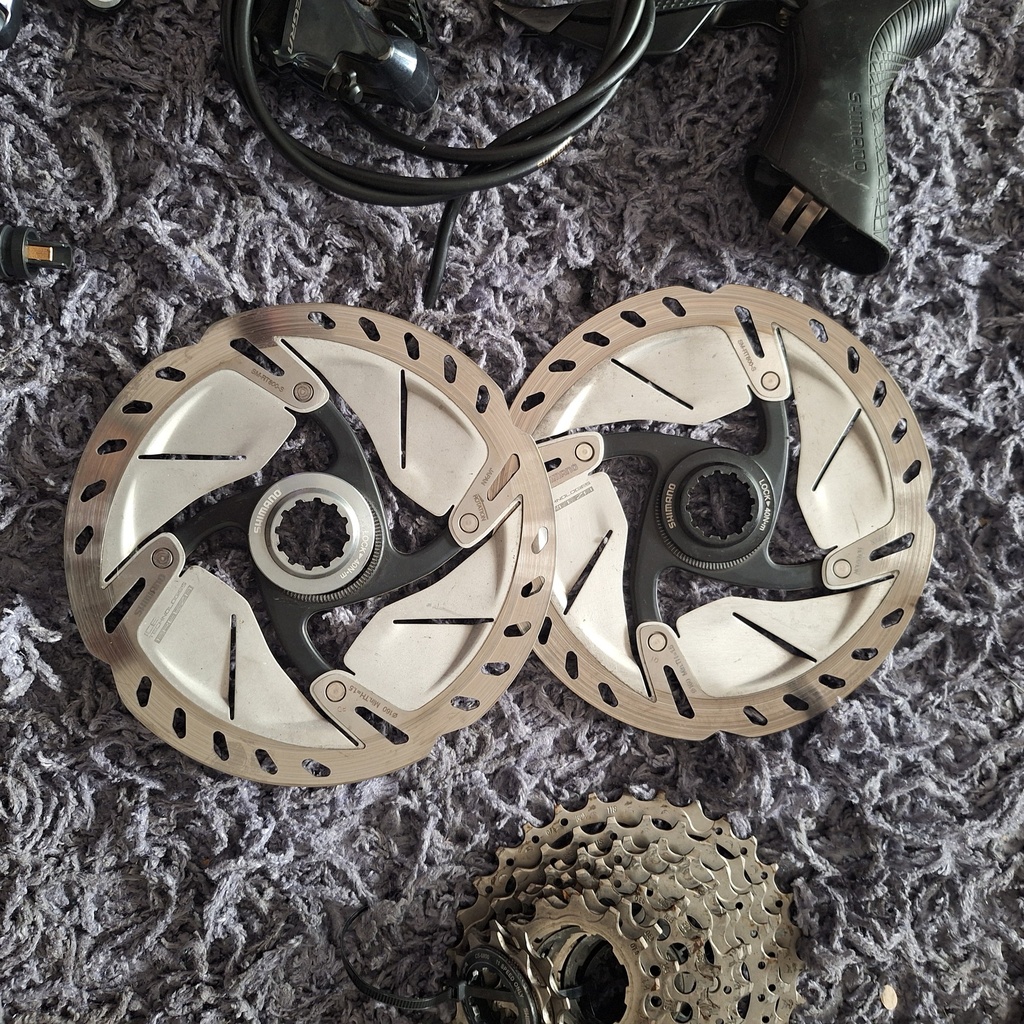 (Used) Kit Set SHIMANO Ultegra DI2 11 speed (brifter,caliper,fd,rd,chain,Rotor,Battery,Charger)