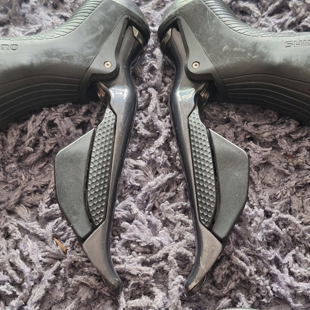 (Used) Kit Set SHIMANO Ultegra DI2 11 speed (brifter,caliper,fd,rd,chain,Rotor,Battery,Charger)