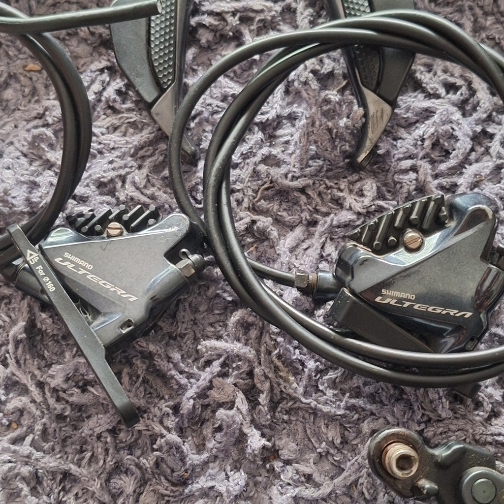 (Used) Kit Set SHIMANO Ultegra DI2 11 speed (brifter,caliper,fd,rd,chain,Rotor,Battery,Charger)