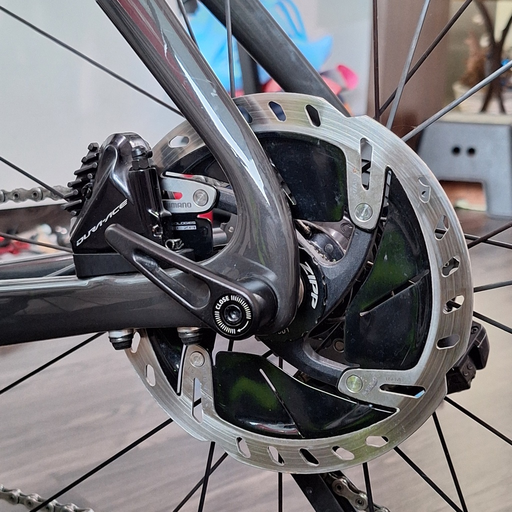 (Used) Kit Set SHIMANO Dura ace DI2 11 speed (brifter,caliper,fd,rd,chain,rotor,Battery,Charger)