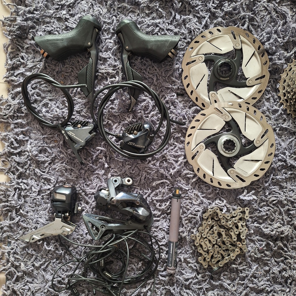 (Used) Kit Set SHIMANO Ultegra DI2 11 speed (brifter,caliper,fd,rd,chain,Rotor,Battery,Charger)